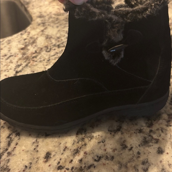 Black boots with fur trim - Picture 4 of 4